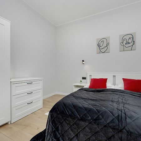Exclusive Grey And Red Apartment In Warsaw Center By Noclegi Renters Eksteriør bilde