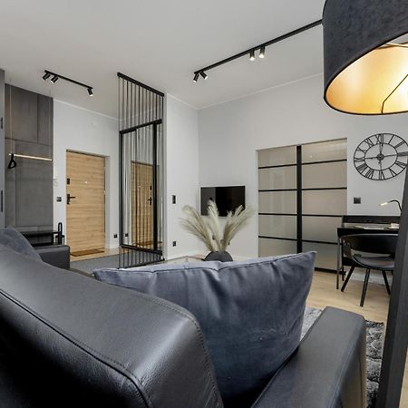 Exclusive Grey And Red Apartment In Warsaw Center By Noclegi Renters Eksteriør bilde