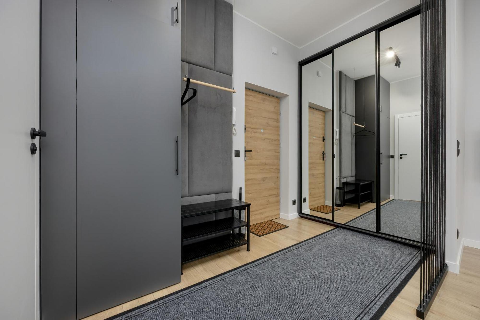 Exclusive Grey And Red Apartment In Warsaw Center By Noclegi Renters Eksteriør bilde